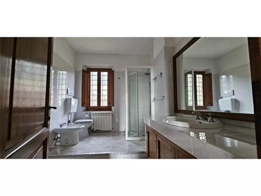 Immagine 21 di Rustico / casale in affitto  a Fiesole