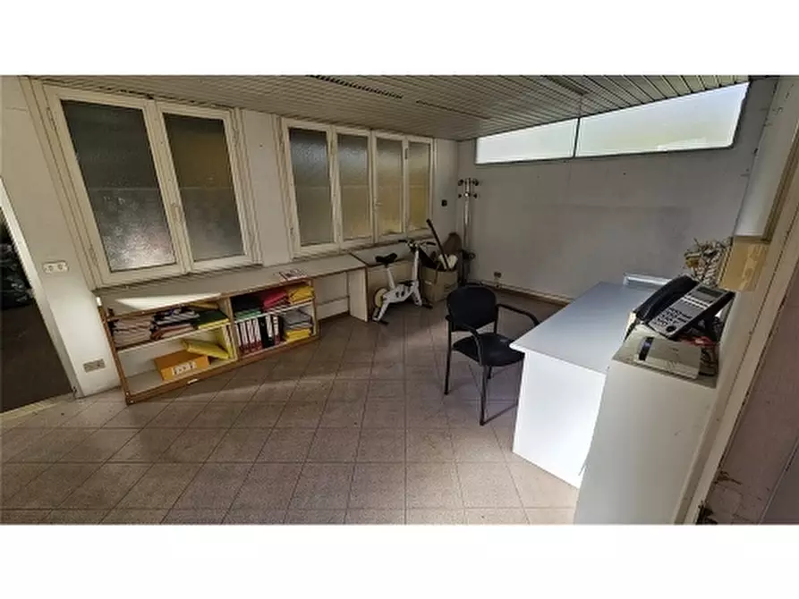 Immagine 3 di Negozio in vendita  a Firenze