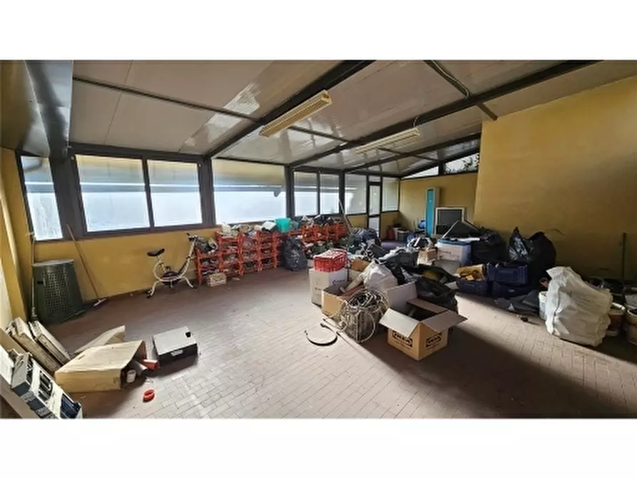 Immagine 6 di Negozio in vendita  a Firenze