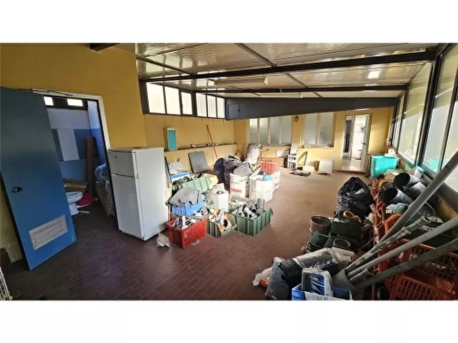 Immagine 7 di Negozio in vendita  a Firenze