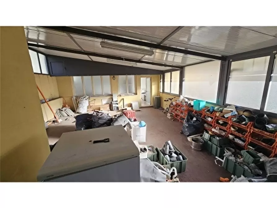 Immagine 19 di Negozio in vendita  a Firenze