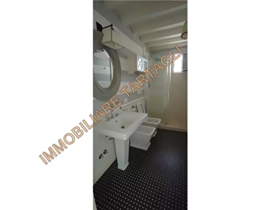 Immagine 13 di Appartamento in affitto  a Firenze