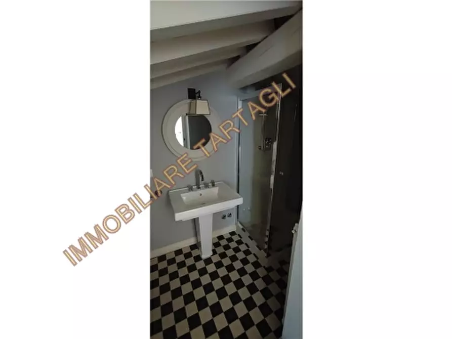 Immagine 22 di Appartamento in affitto  a Firenze