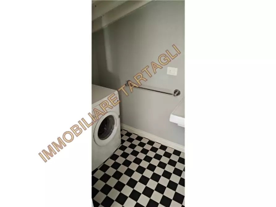 Immagine 25 di Appartamento in affitto  a Firenze