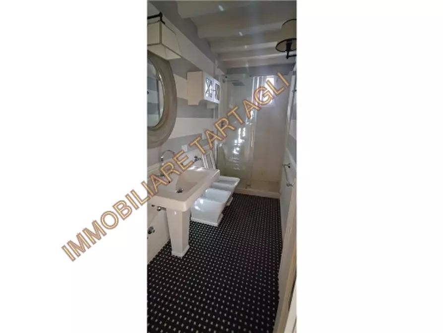 Immagine 26 di Appartamento in affitto  a Firenze