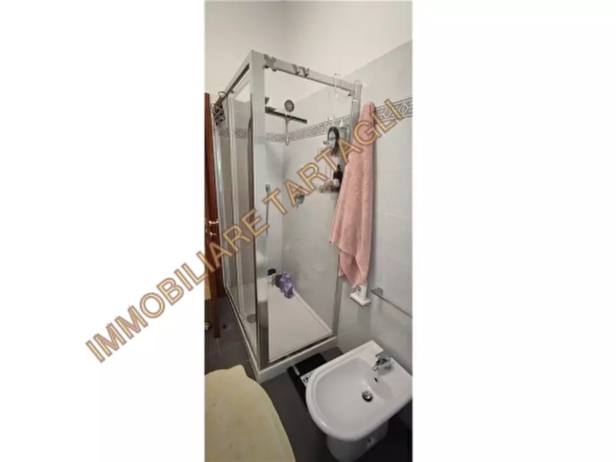 Immagine 22 di Appartamento in vendita  a Firenze