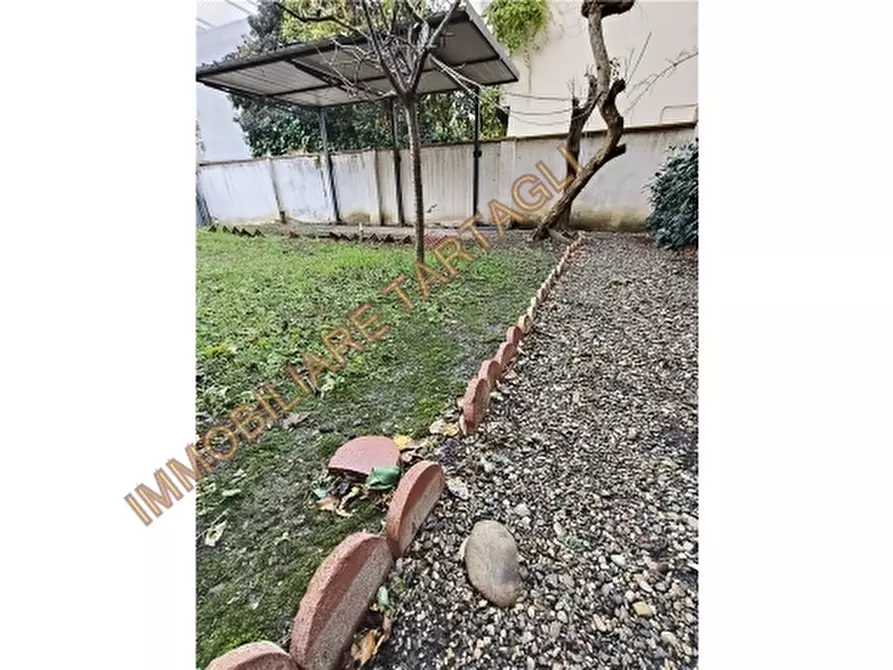 Immagine 22 di Appartamento in vendita  a Firenze