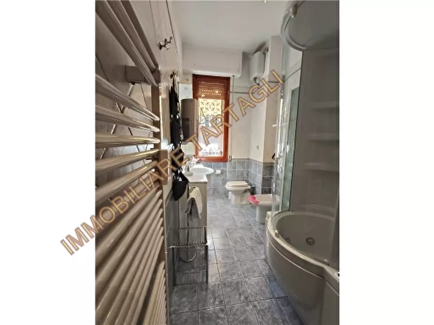 Immagine 22 di Appartamento in vendita  a Firenze