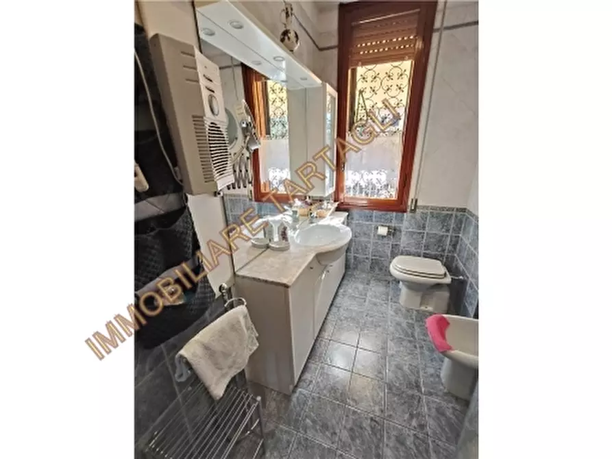 Immagine 23 di Appartamento in vendita  a Firenze