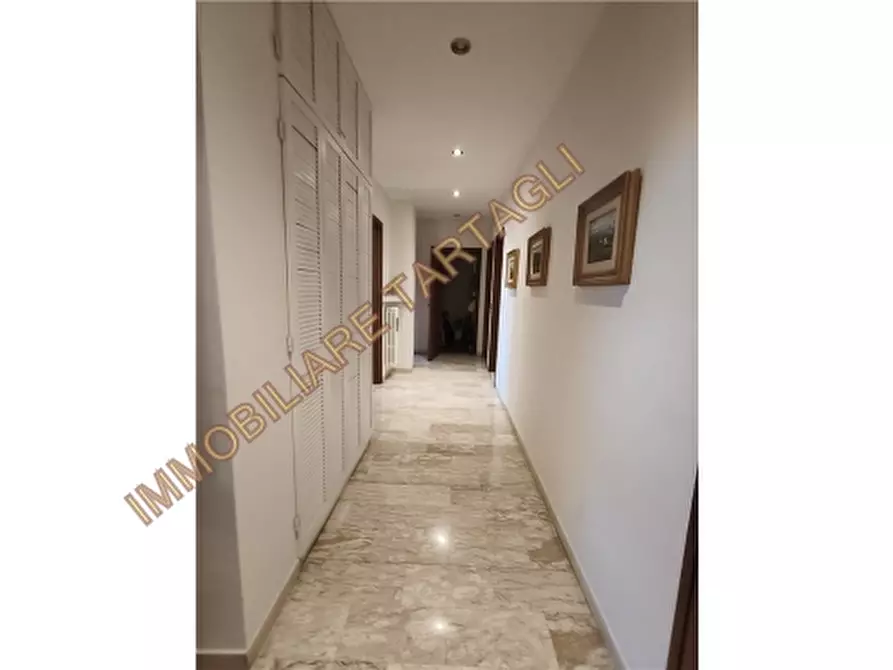 Immagine 26 di Appartamento in vendita  a Firenze