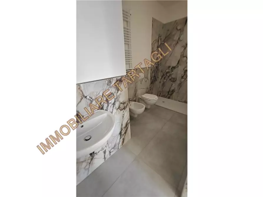 Immagine 5 di Appartamento in vendita  a Firenze