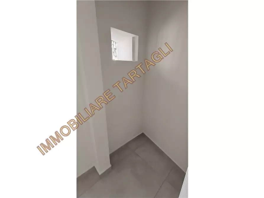 Immagine 5 di Appartamento in vendita  a Firenze