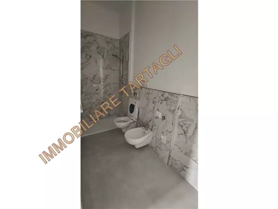 Immagine 8 di Appartamento in vendita  a Firenze