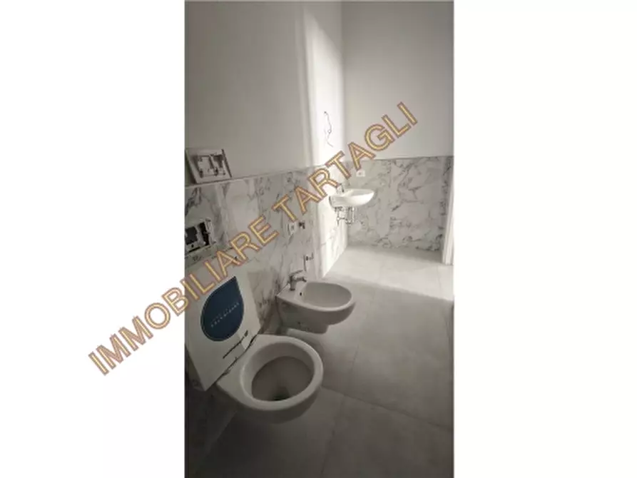 Immagine 9 di Appartamento in vendita  a Firenze