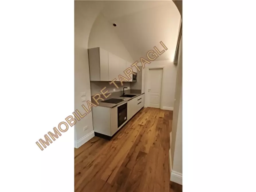 Immagine 4 di Appartamento in vendita  a Firenze