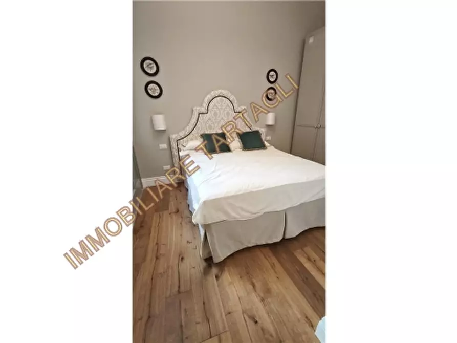 Immagine 11 di Appartamento in vendita  a Firenze