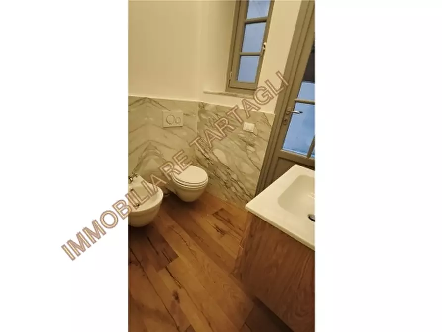 Immagine 14 di Appartamento in vendita  a Firenze