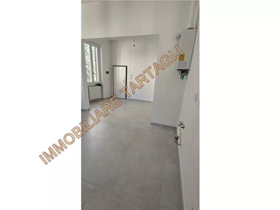 Immagine 2 di Appartamento in vendita  a Firenze