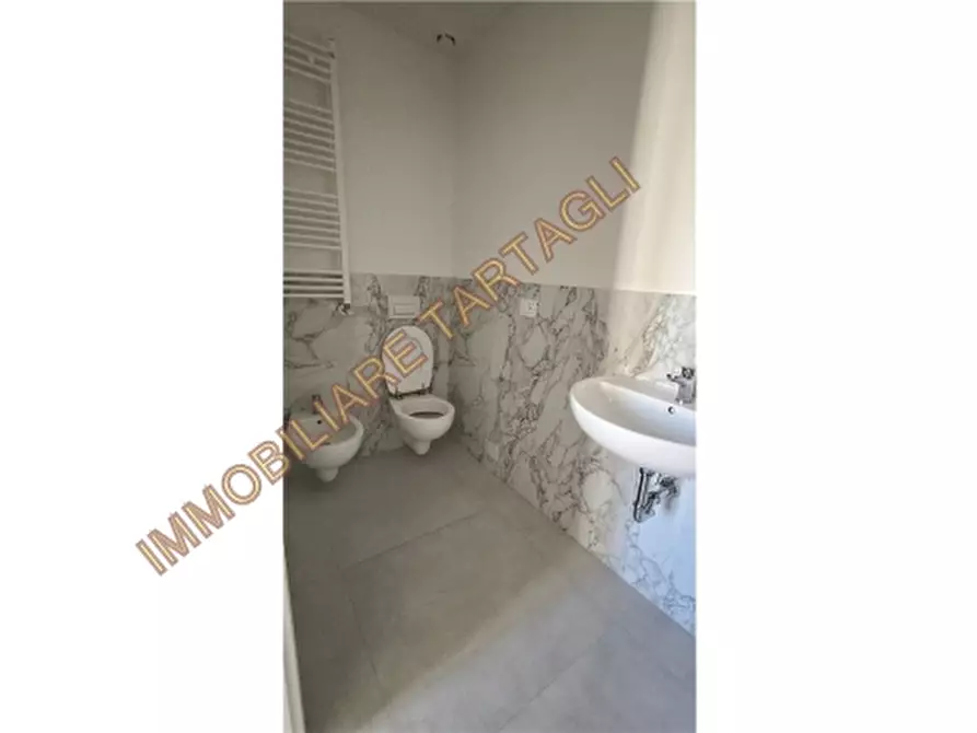 Immagine 7 di Appartamento in vendita  a Firenze