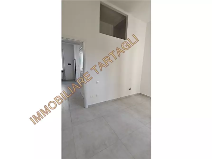 Immagine 11 di Appartamento in vendita  a Firenze