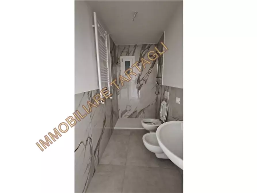 Immagine 13 di Appartamento in vendita  a Firenze