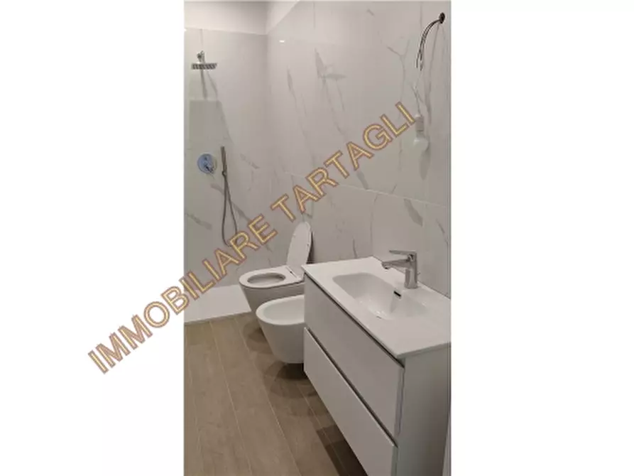 Immagine 5 di Appartamento in vendita  a Firenze