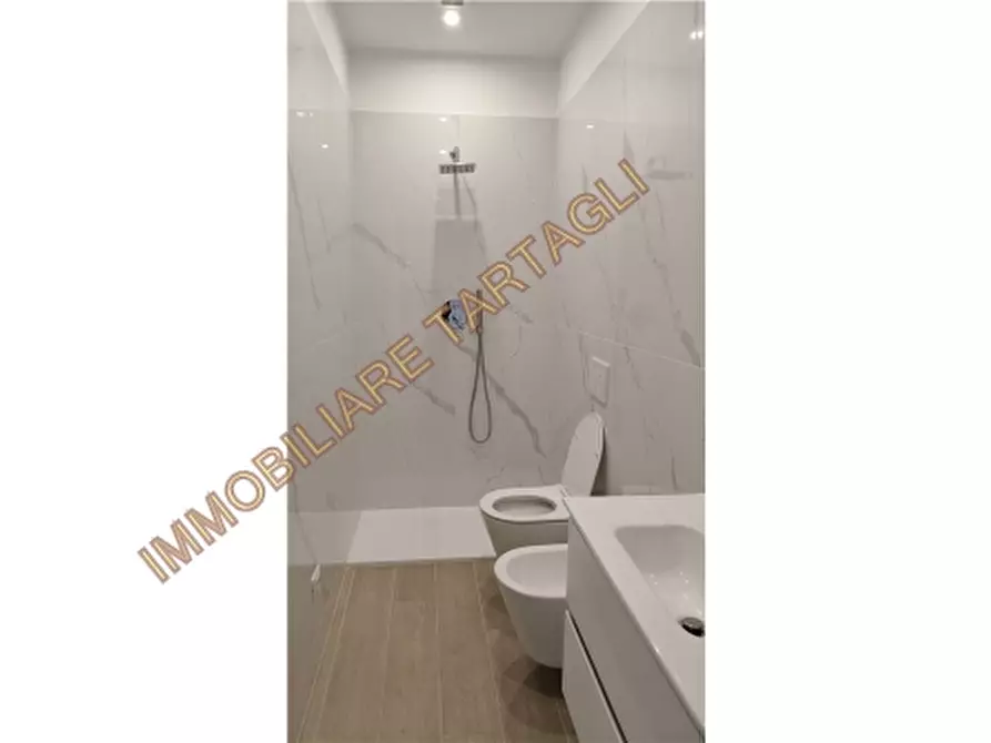 Immagine 7 di Appartamento in vendita  a Firenze