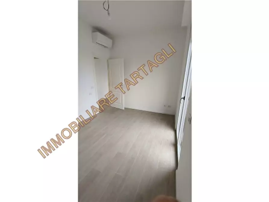 Immagine 9 di Appartamento in vendita  a Firenze