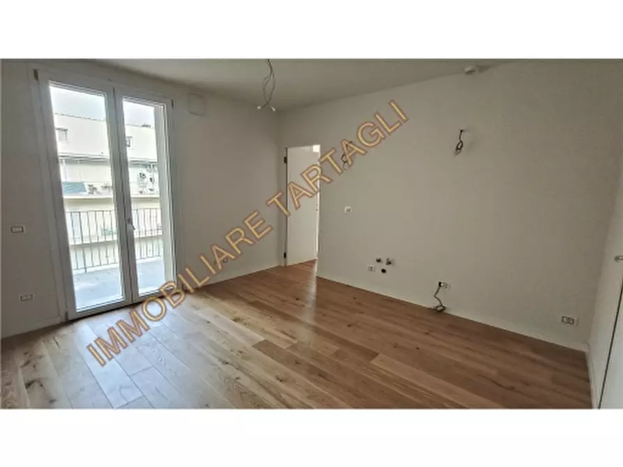 Immagine 1 di Appartamento in vendita  a Firenze