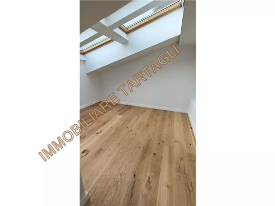 Immagine 9 di Appartamento in vendita  a Firenze