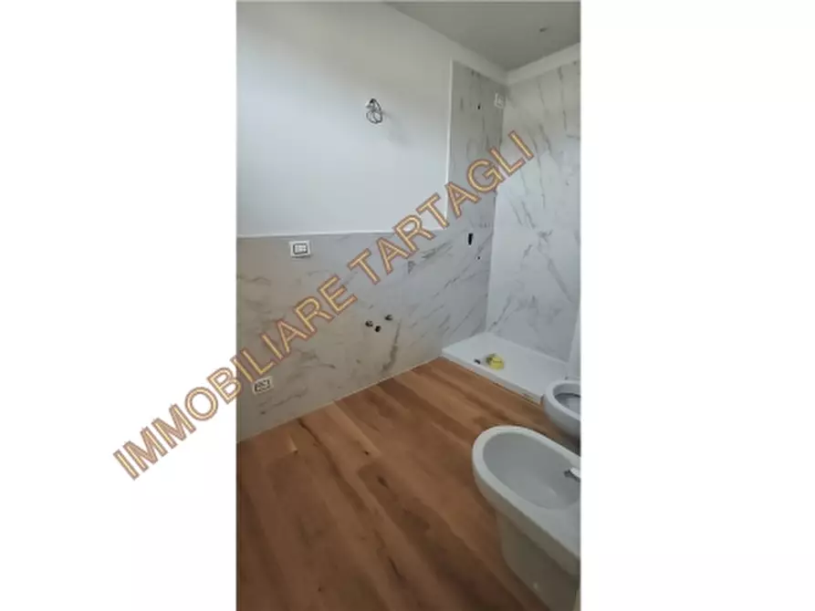 Immagine 18 di Appartamento in vendita  a Firenze