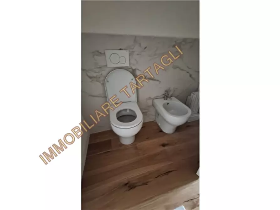 Immagine 21 di Appartamento in vendita  a Firenze