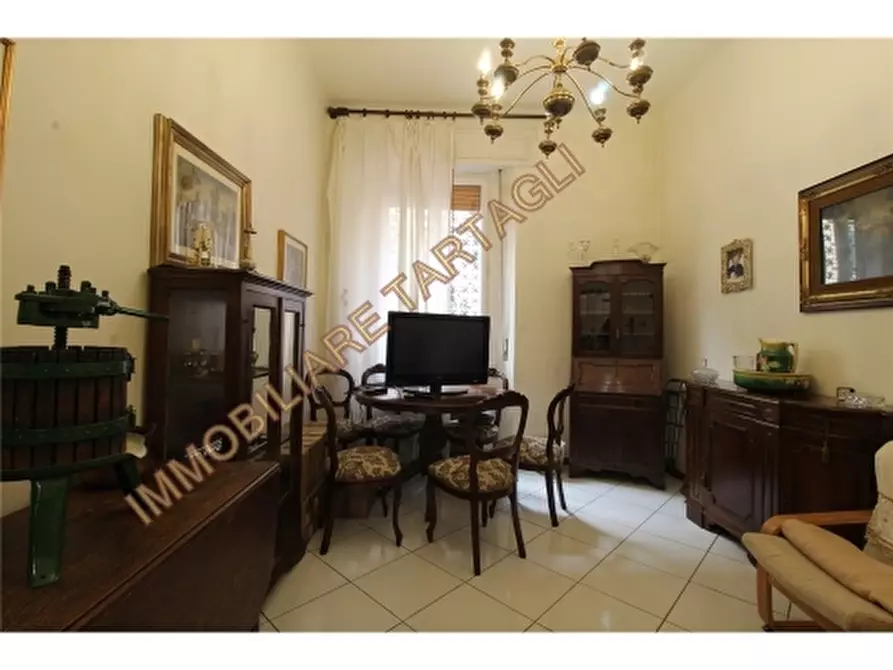 Immagine 2 di Appartamento in vendita  a Firenze