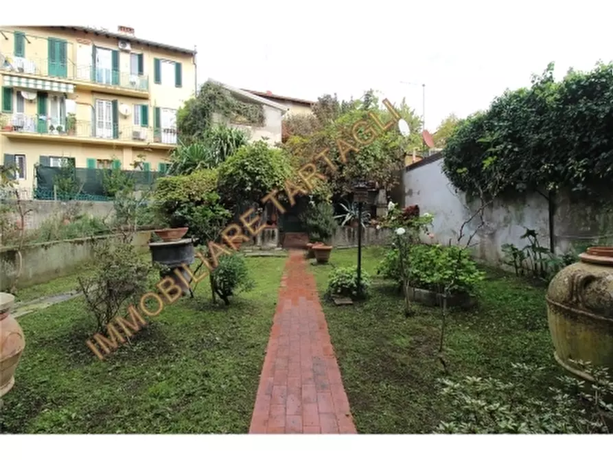 Immagine 14 di Appartamento in vendita  a Firenze