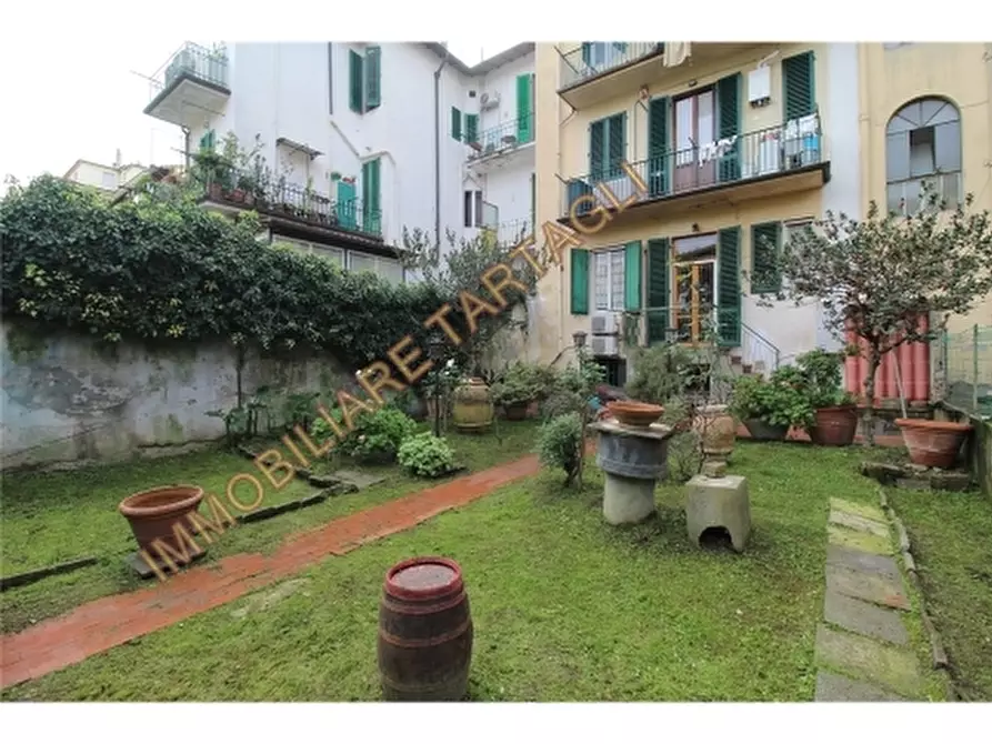 Immagine 16 di Appartamento in vendita  a Firenze