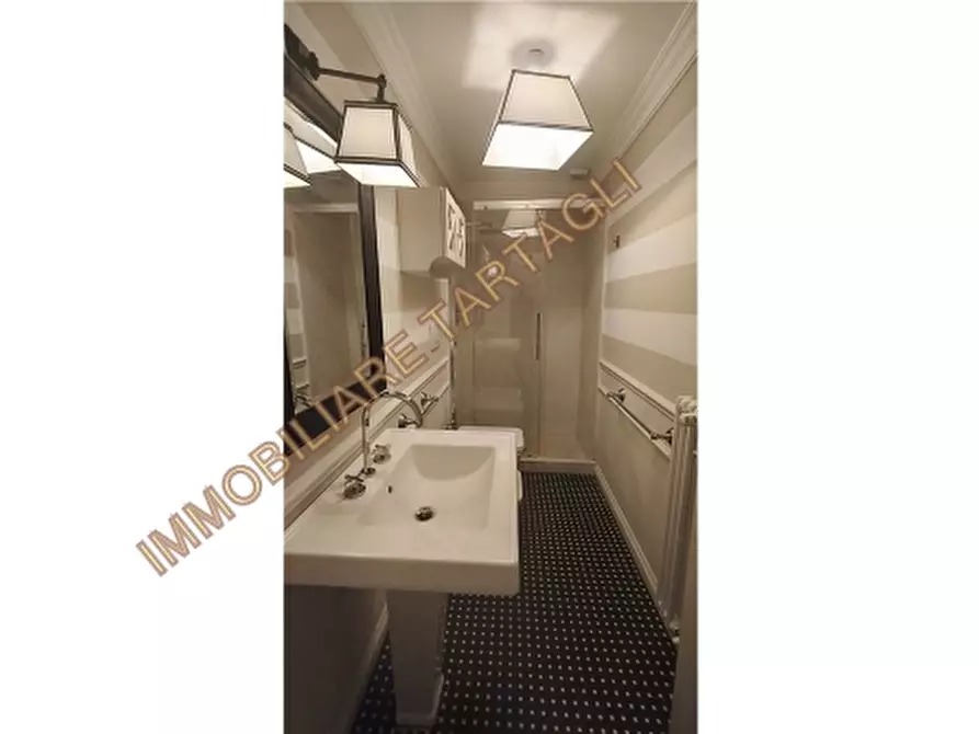 Immagine 16 di Appartamento in affitto  a Firenze