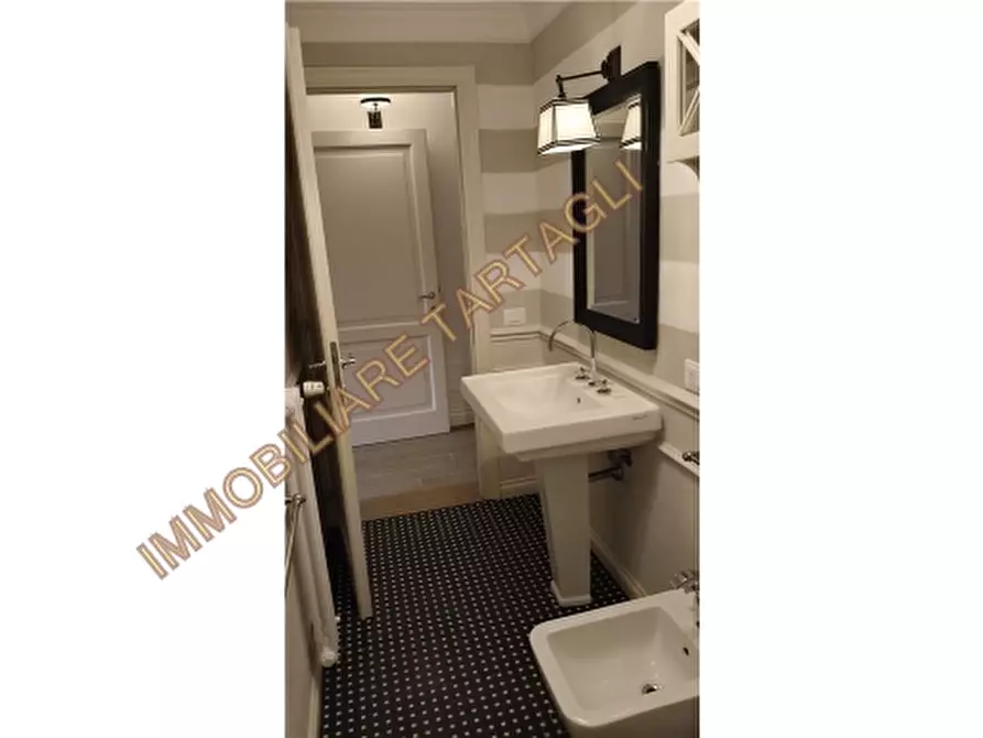 Immagine 19 di Appartamento in affitto  a Firenze