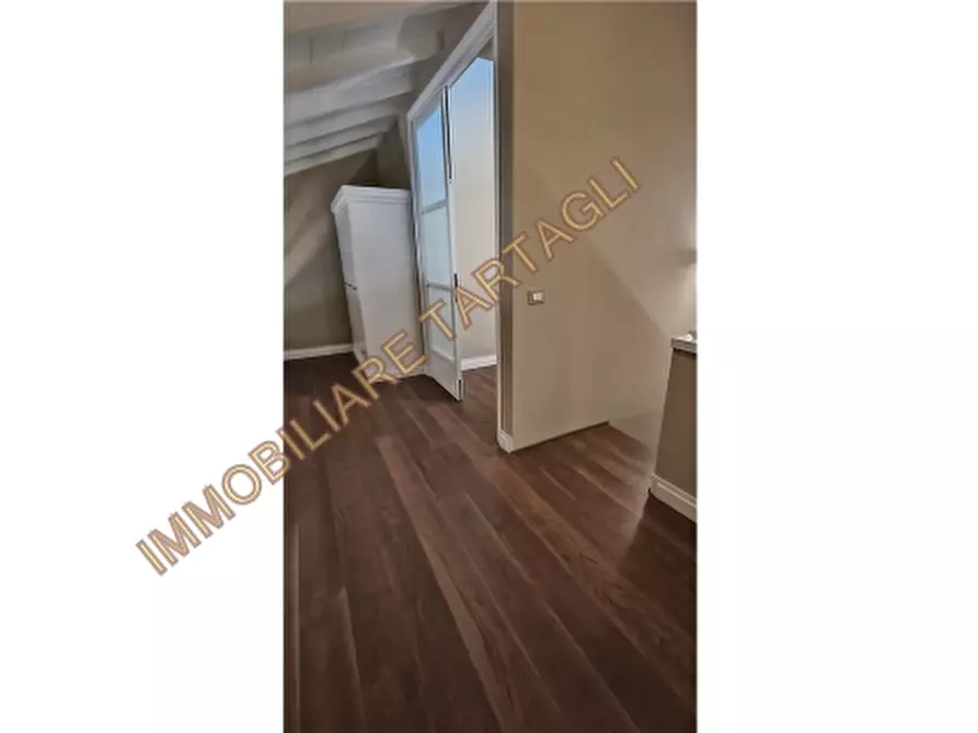 Immagine 31 di Appartamento in affitto  a Firenze