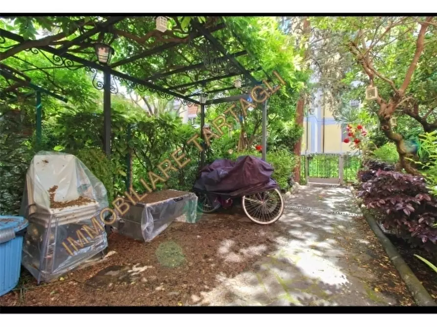 Immagine 8 di Appartamento in vendita  a Firenze