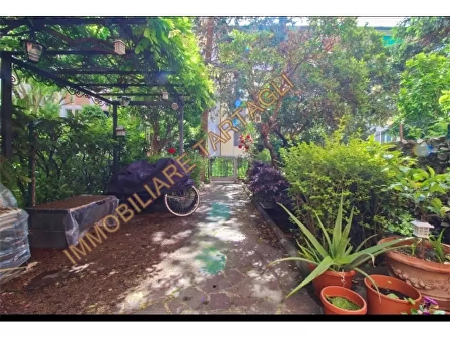 Immagine 9 di Appartamento in vendita  a Firenze