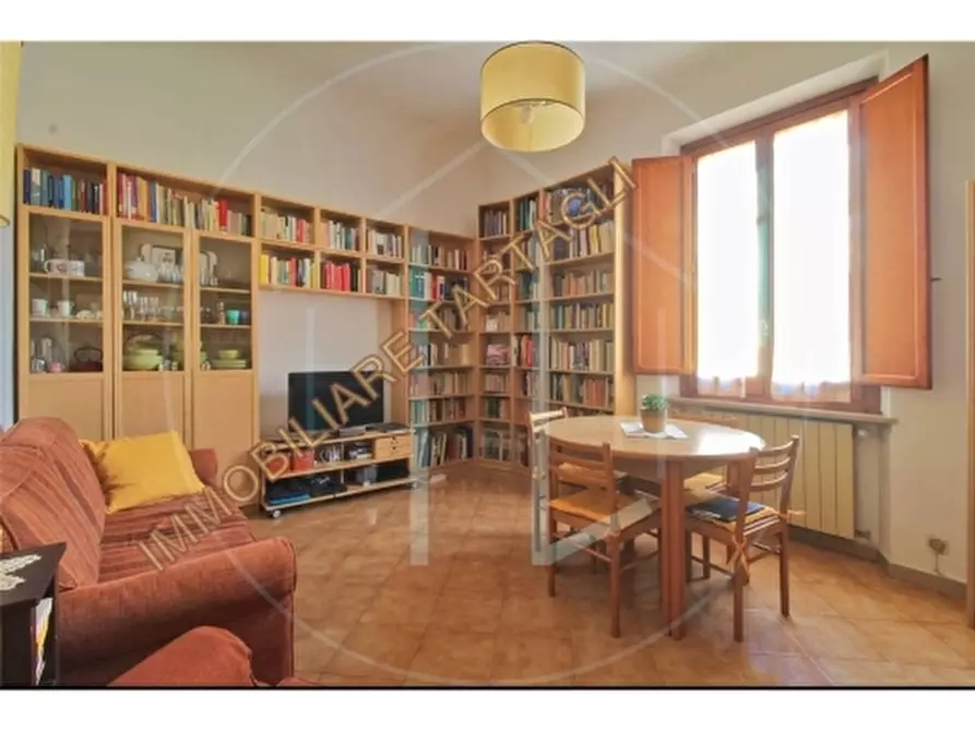 Immagine 1 di Appartamento in vendita  a Firenze