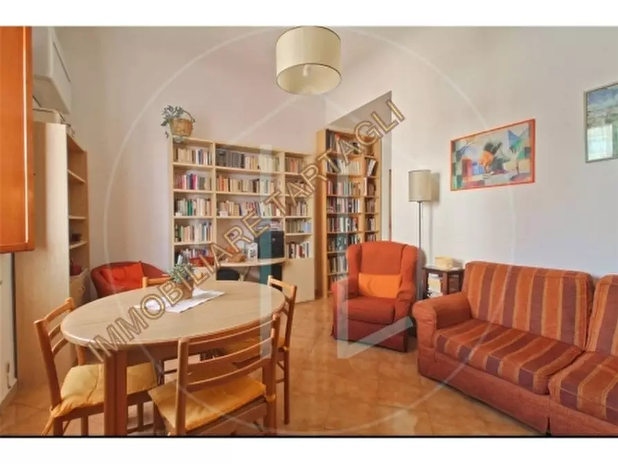 Immagine 4 di Appartamento in vendita  a Firenze