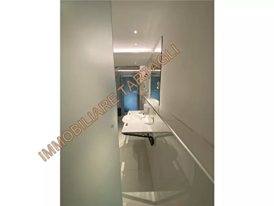 Immagine 11 di Appartamento in affitto  a Firenze