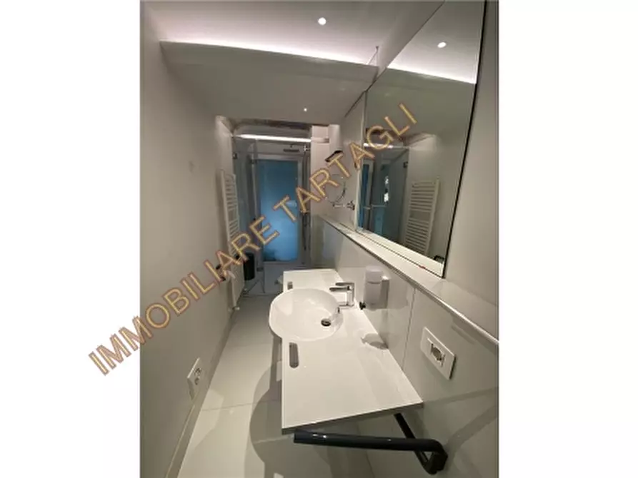 Immagine 12 di Appartamento in affitto  a Firenze