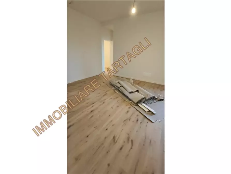 Immagine 4 di Appartamento in vendita  a Firenze