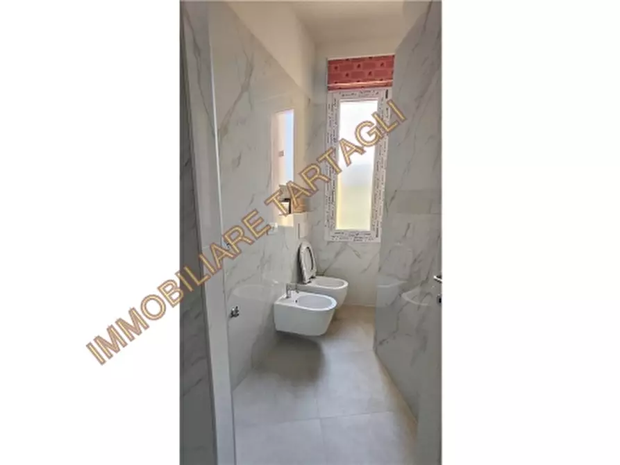 Immagine 11 di Appartamento in vendita  a Firenze