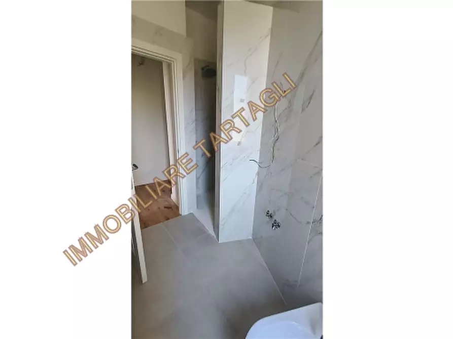 Immagine 15 di Appartamento in vendita  a Firenze
