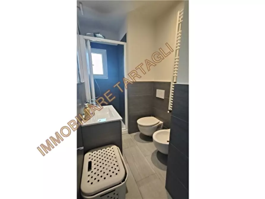Immagine 15 di Appartamento in vendita  a Firenze