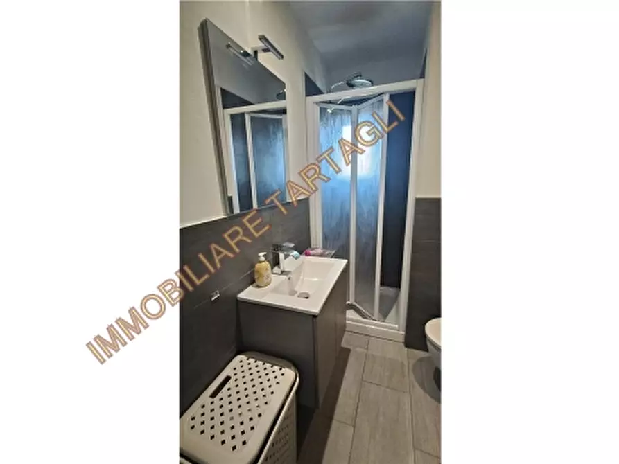 Immagine 17 di Appartamento in vendita  a Firenze