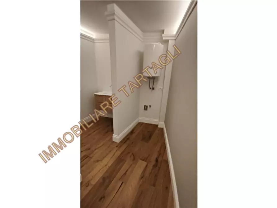 Immagine 14 di Appartamento in vendita  a Firenze